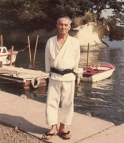 Hironori Ohtsuka (1892–1982) – Founder of Wado-Ryu in 1934, he blended Karate with Jujutsu. His style emphasized evasion and harmony, teaching that victory can come through peace. Ohtsuka started training in Shotokan karate under Gichin Funakoshi, and in 1927, he established a medical practice and specialised in treating martial arts training injuries. Hironori Ohtsuka (1892–1982)