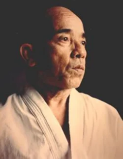 Zenryō Shimabukuro (1908–1969) – the founder of Shorin-ryu Seibukan karate. Shimabukuro was a student of the pre-war Okinawan master, Chotoku Kyan and trained under him for 10 years. Standing only 5 ft 2 in, Shimabukuro was a giant in the world of Okinawan Karate. Zenryō Shimabukuro (1908–1969)